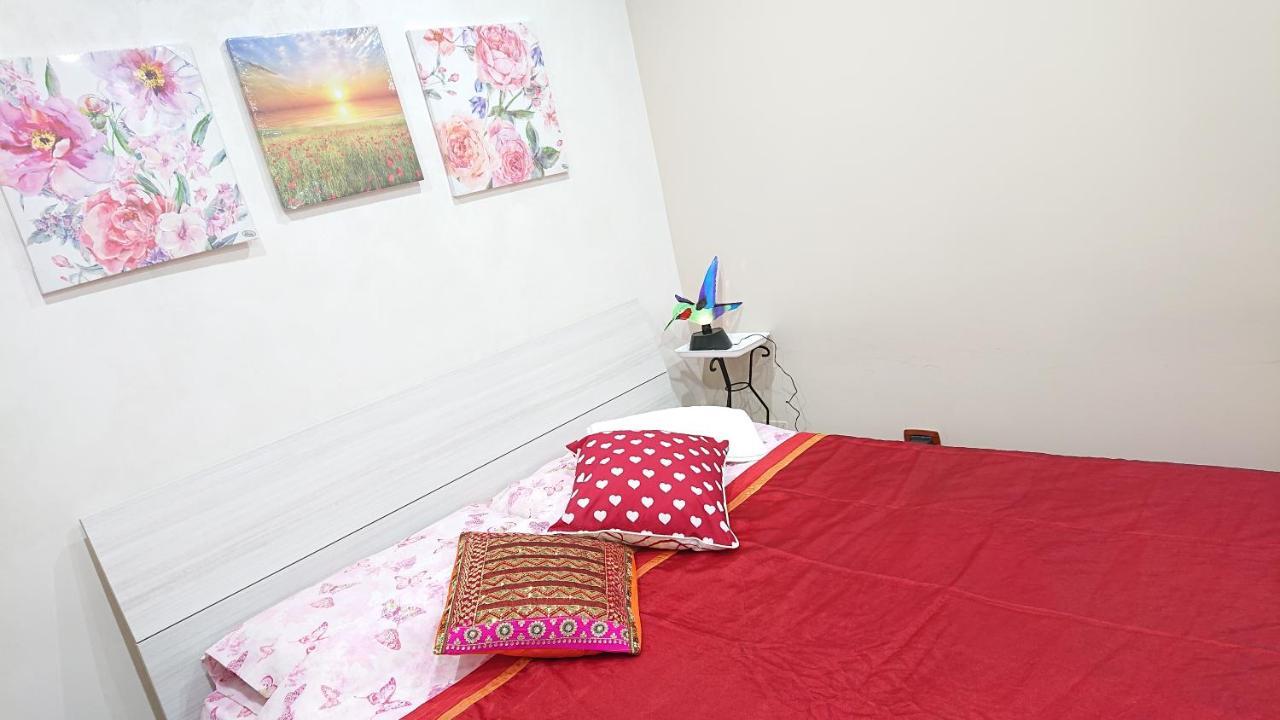 Sky-Terrace In Central Station, 3 Bedrooms Napoli Bagian luar foto