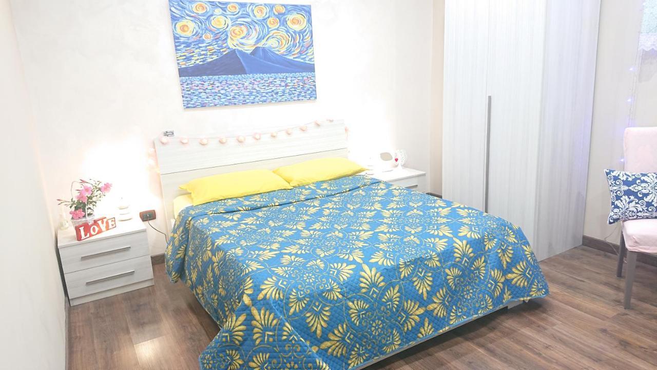 Sky-Terrace In Central Station, 3 Bedrooms Napoli Bagian luar foto